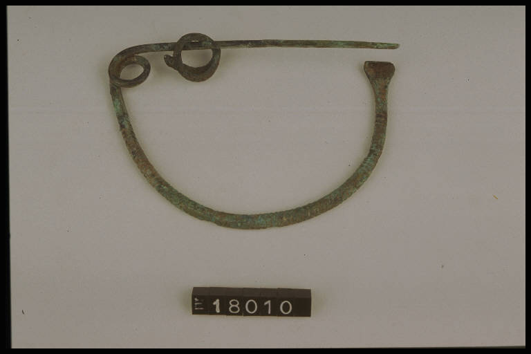 fibula ad arco semplice - Cultura di Golasecca (secc. IX/ VI a.C.)