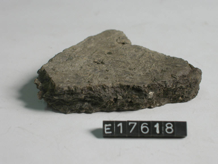 fondo piatto - produzione preistorica (secc. LX/ XVI a.C.)