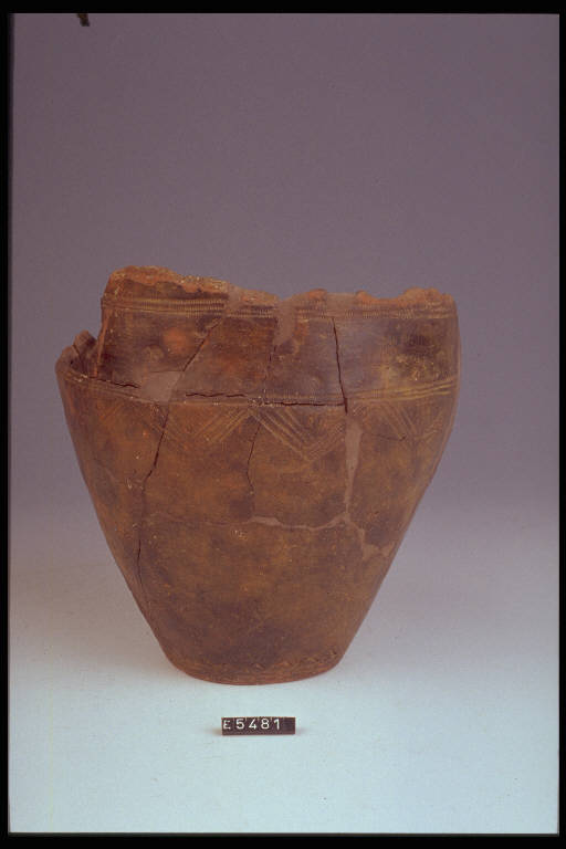 urna ovoide - cultura di Golasecca (sec. IX a.C.)