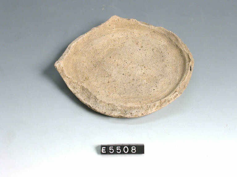 fondo piatto - cultura di Golasecca (secc. I/ IV d.C.)