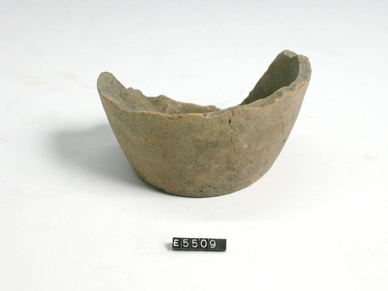 fondo piatto - cultura di Golasecca (secc. IX/ IV a.C.)