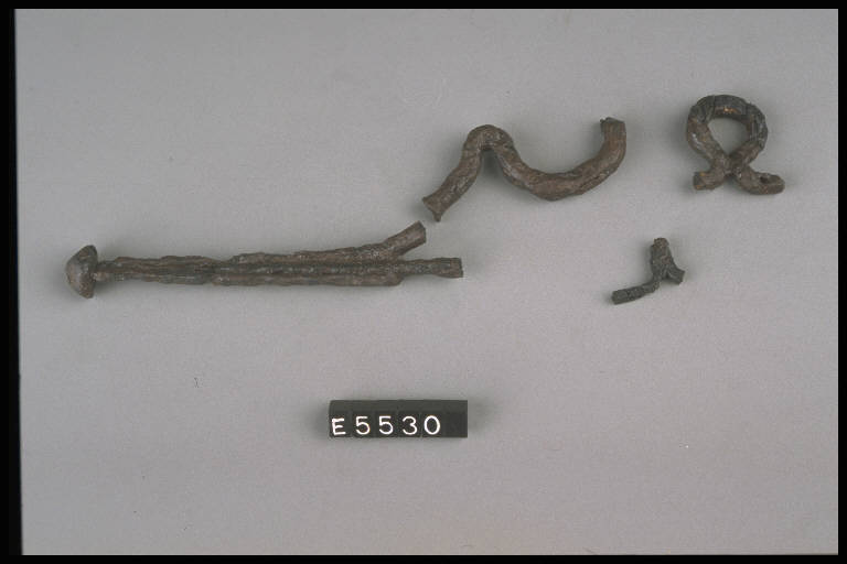 fibula ad arco serpeggiante - cultura di Golasecca (secc. VI/ V a.C.)