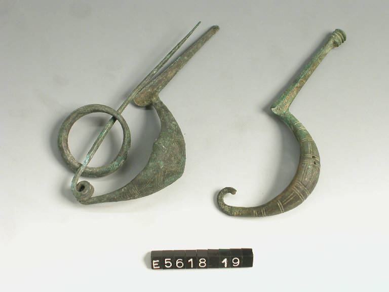 fibula a navicella - cultura di Golasecca (sec. VII a.C.)