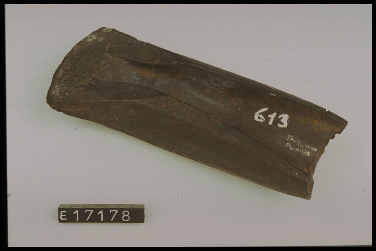 ascia ad alette - periodo di età del Bronzo (secc. XVI/ XIII a.C.)