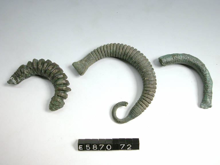 fibula a grandi coste - cultura di Golasecca (secc. IX/ VII a.C.)