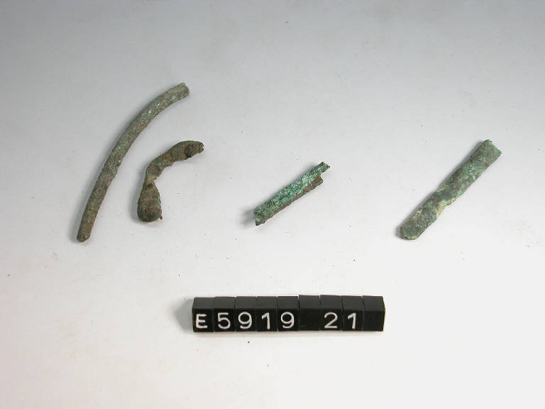 orecchino - cultura di Golasecca (fine/inizio secc. V/ IV a.C.)
