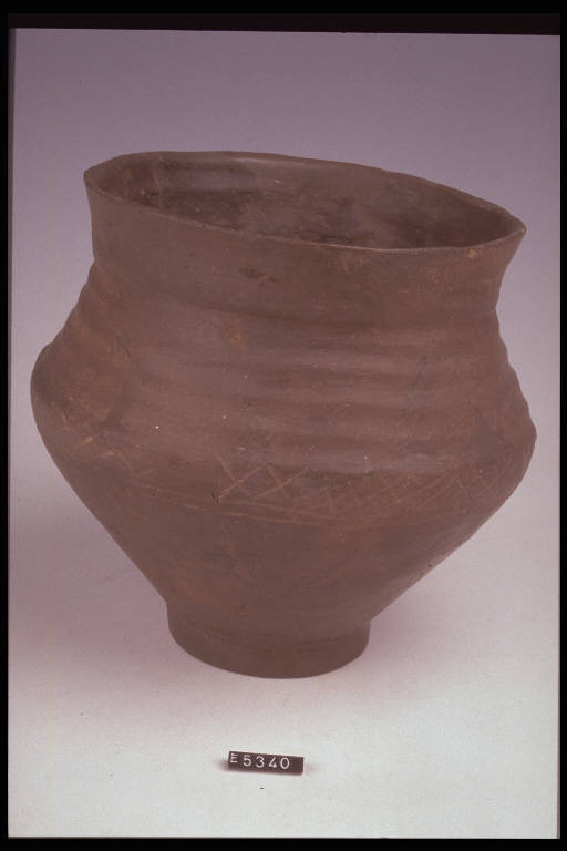 urna biconica - cultura di Golasecca (sec. IX a.C.)