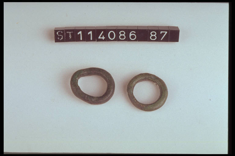 anello - cultura di Golasecca (terzo quarto sec. VI a.C.)
