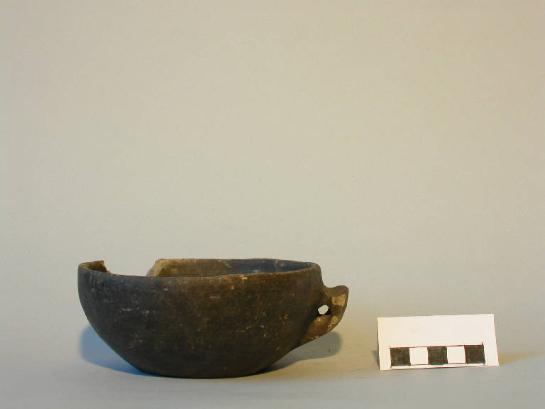 tazza emisferica - cultura di Polada (Bronzo antico II)