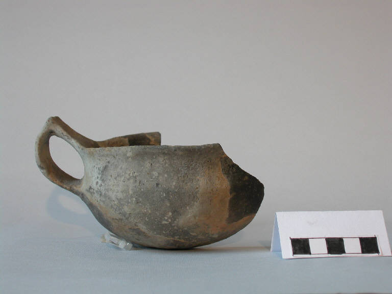 tazza carenata - cultura di Polada (Bronzo antico II)