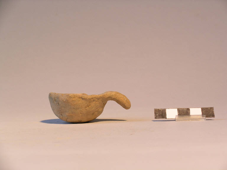 mestolo - cultura di Polada (Bronzo antico II)