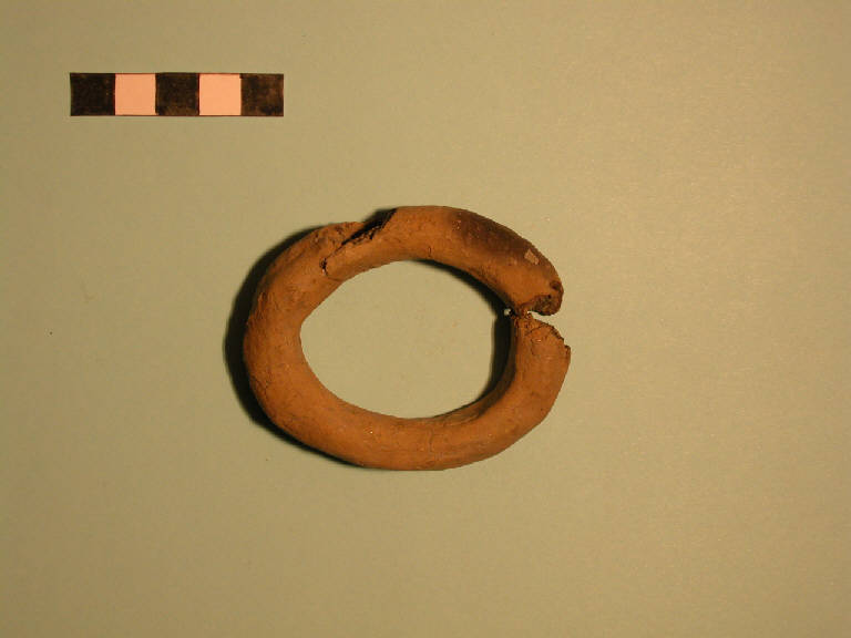 anello - cultura di Polada/palafitticolo-terramaricola (Bronzo antico II-medio I)