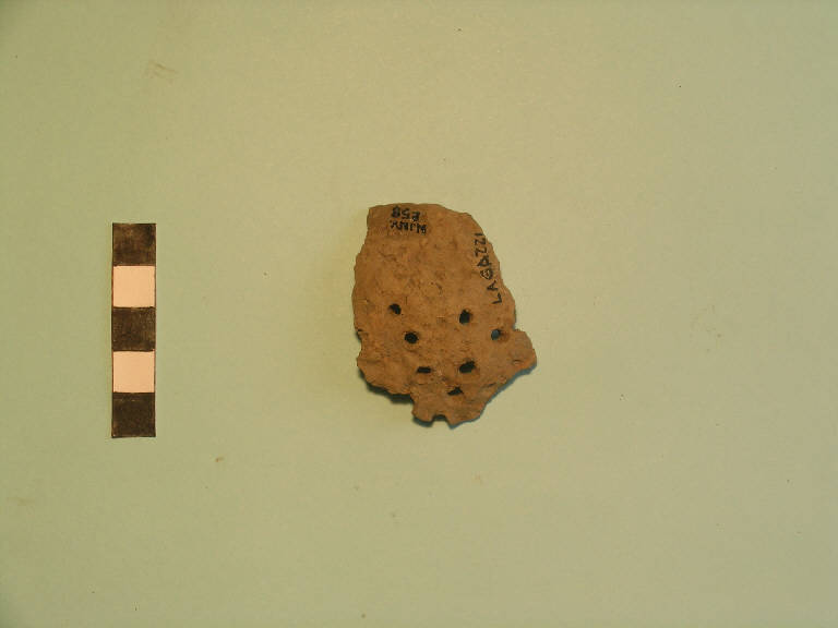 colatoio - cultura di Polada/palafitticolo-terramaricola (Bronzo antico II-medio I)