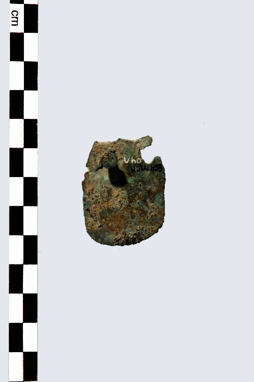 lama di forma quadrangolare con fori per ribattini - Cultura palafitticolo-terramaricola (età del Bronzo Medio Recente)