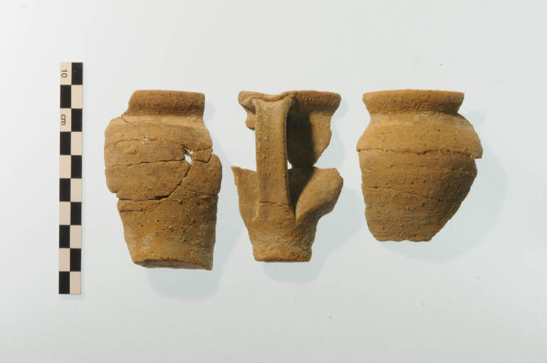 henkeldellenbechern, tipo 9.A - periodo romano (sec. II d.C.)