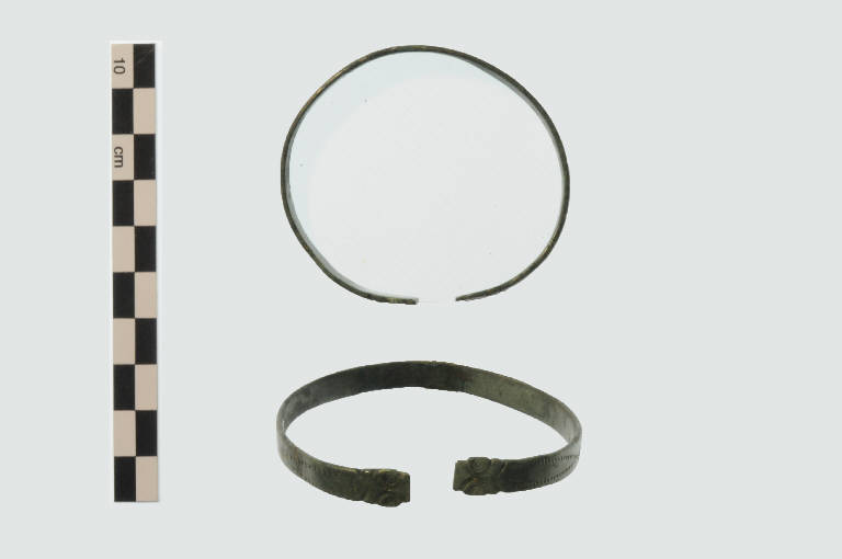 armilla a capi aperti - periodo tardo romano (secc. IV/V d.C.)