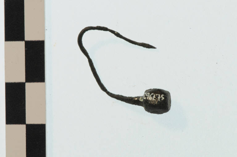 orecchino a poliedro - periodo tardo romano altomedievale (secc. V/VI d.C.)