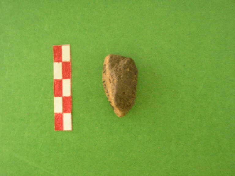 piede di vaso con accenno di parete /frammento - Gruppo del Vhò - cultura di Fiorano (sec. XLIII a.C.)