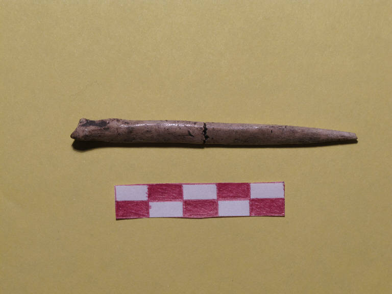 punteruolo/forma parzialmente ricostruibile - Gruppo del Vhò - cultura di Fiorano (sec. XLIII a.C.)