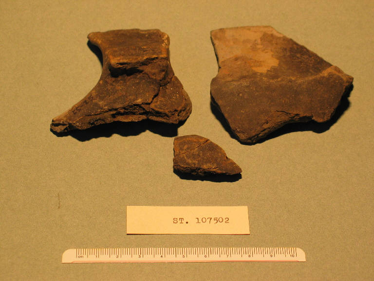 capeduncola/forma parzialmente ricostruibile - cultura palafitticolo-terramaricola (bronzo antico II)