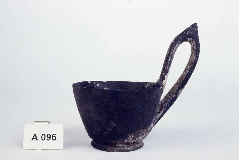 kyathos - produzione etrusca (prima metà sec. VI a.C.)