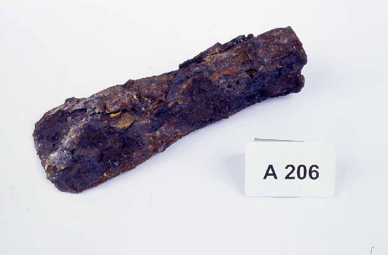 scalpello - ambito villanoviano etrusco (secc. VIII/ VII a.C.)