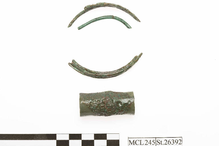 orecchino/ frammenti - cultura La Tène D (sec. I a.C.)