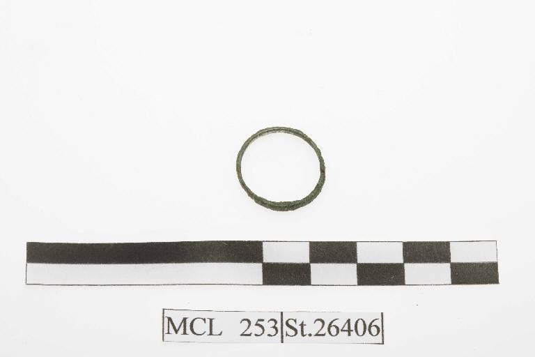 anello a fascia - periodo tardo romano (sec. IV-VI d.C.)