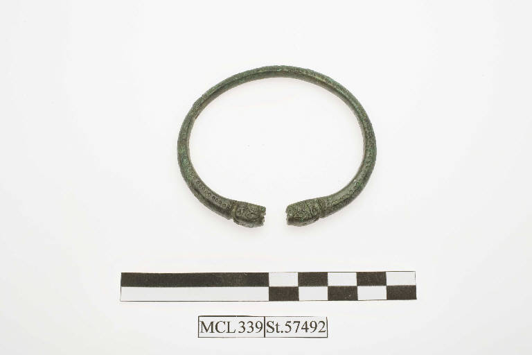 armilla a testa di serpente - periodo tardo romano (sec. IV d.C.)