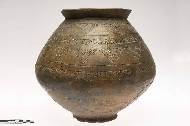 urna - cultura di Golasecca (sec. VII a.C.)