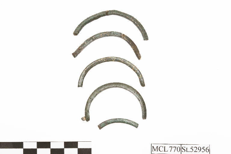 orecchino con allacciatura ad occhiello/ frammento - cultura La Tène D (sec. I a.C.)