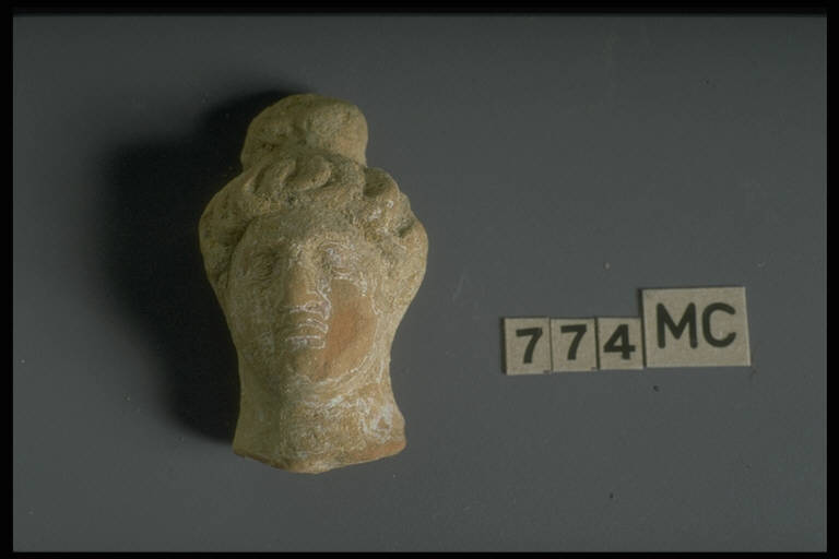 Volto di Artemide (?) (parte figurina fittile) - Magnogreco
