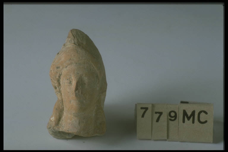 Volto di Artemide (?) (parte figurina fittile) - Magnogreco