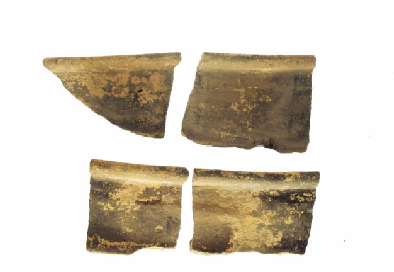 ciotola carenata/forma parzialmente ricostruibile - ambito etrusco (Media Età del Ferro)