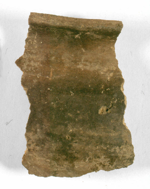 olla ovoide/forma parzialmente ricostruibile - cultura ligure (Media Età del Ferro)