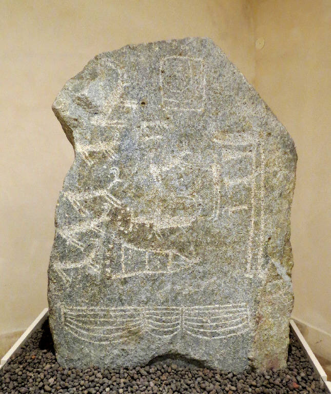 stele - Fase Valcamonica - Valtellina III A1 (III millennio a.C.)