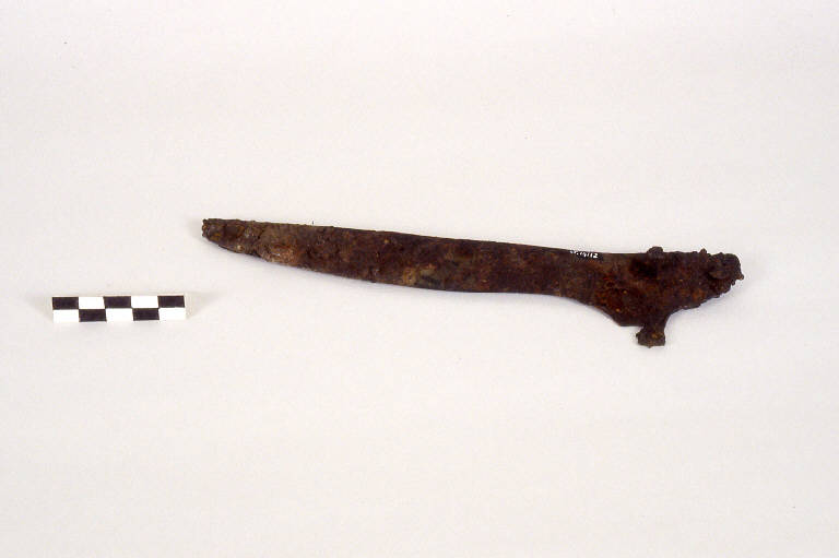 coltello - prima età del ferro (G II B) (prima metà sec. VI a.C.)