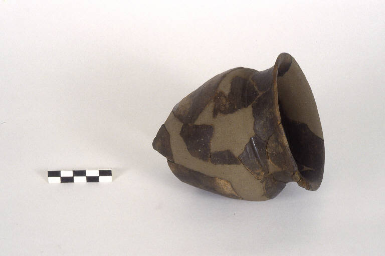 boccale - cultura golasecchiana (prima età del Ferro)