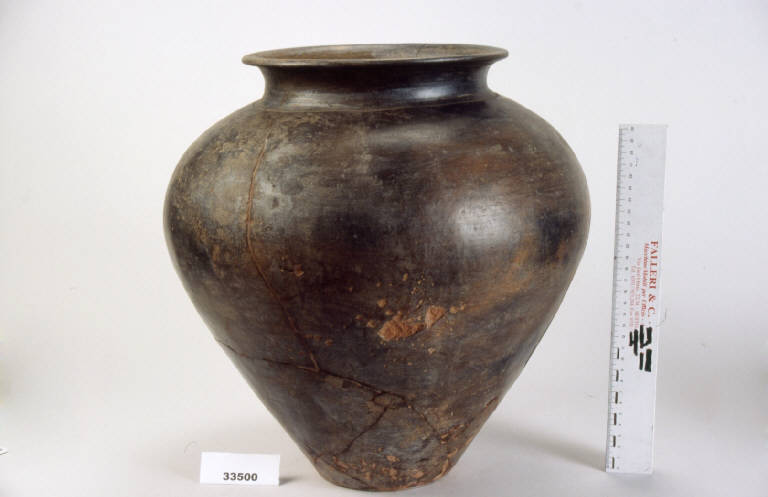 urna ovale - prima età del ferro (G II B) (fine/inizio sec. VI-V a.C.)