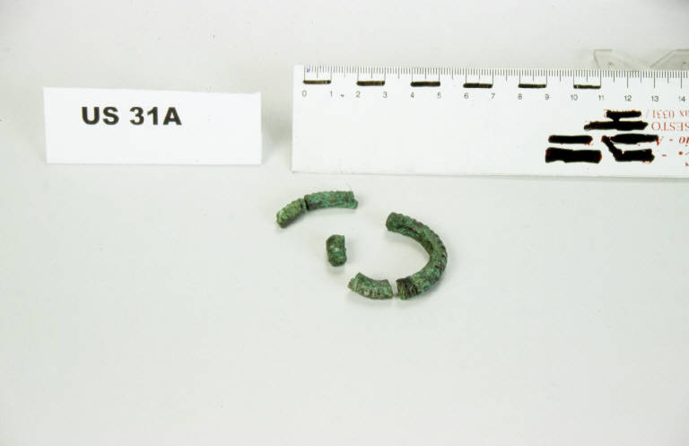 anello / frammenti - cultura golasecchiana (prima età del Ferro)