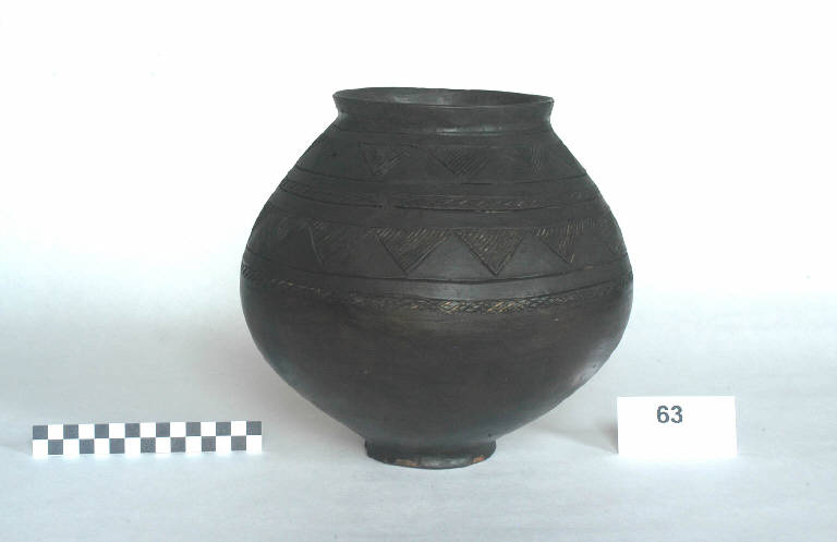 urna biconica - cultura golasecchiana (prima età del Ferro)