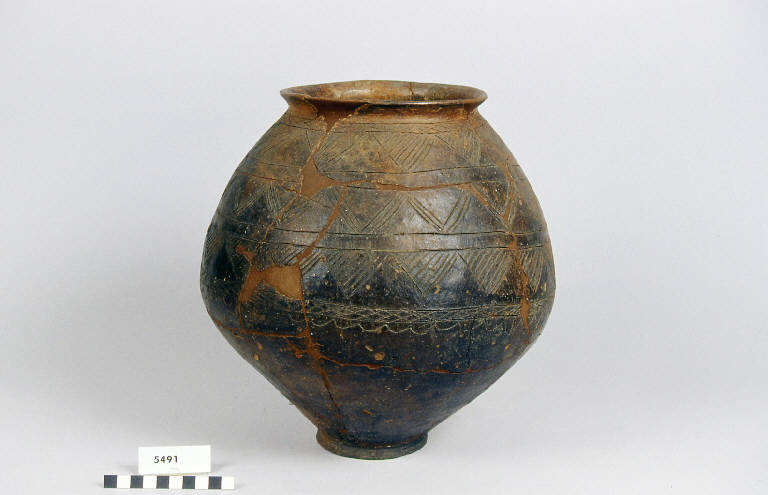urna ovale - cultura golasecchiana (sec. VII a.C.)
