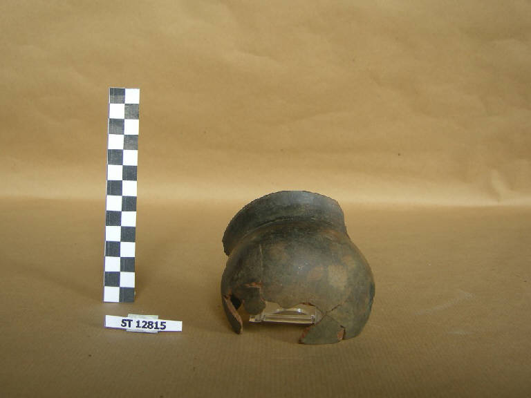 bicchiere globulare - cultura di Golasecca (prima età del Ferro)