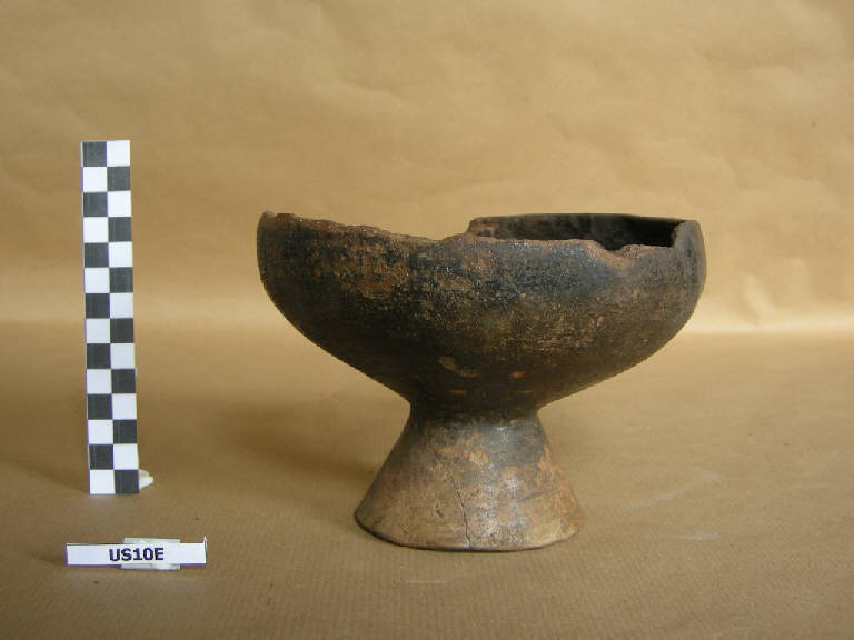 coppa troncoconica - cultura di Golasecca (prima età del Ferro)