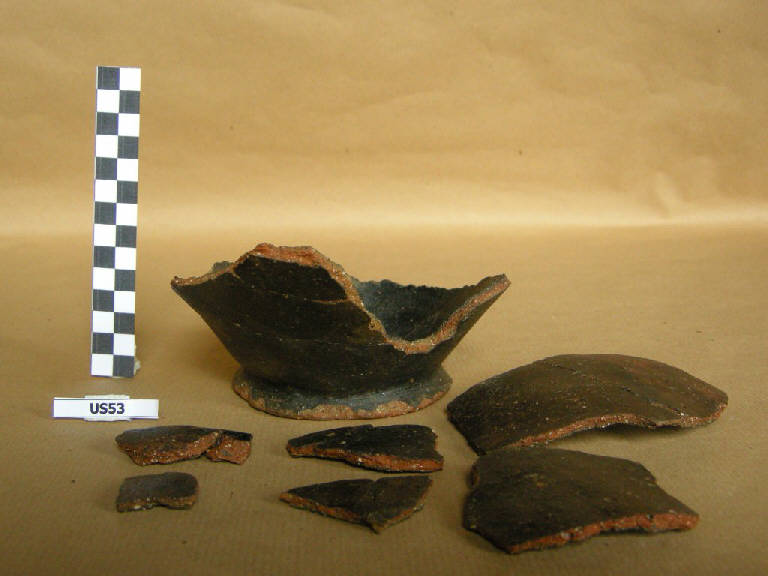 ciotola/ fondo piatto - cultura di Golasecca (sec. VI a.C.)
