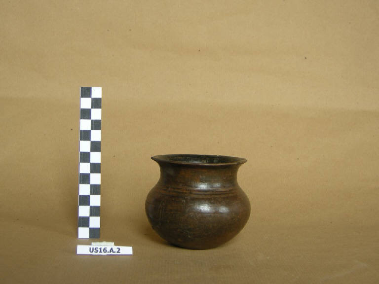 bicchiere globulare - cultura di Golasecca (fine/inizio secc. VI/ V a.C.)