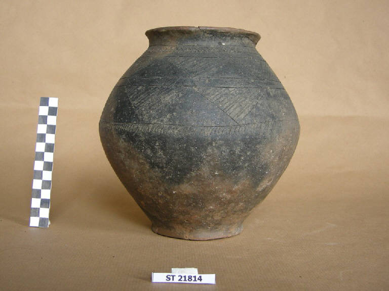 urna biconica - cultura di Golasecca (fine/inizio secc. VIII/ VII a.C.)