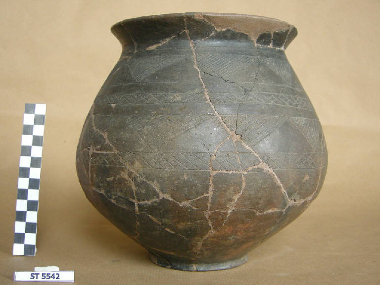 urna globulare - cultura di Golasecca (sec. VII a.C.)