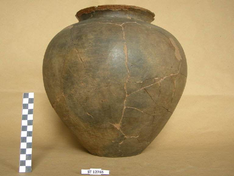 urna ovale - cultura di Golasecca (fine/inizio secc. VII/ VI a.C.)