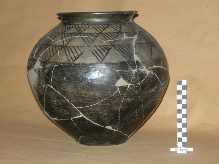 urna globulare - cultura di Golasecca (fine/inizio secc. VII/ VI a.C.)